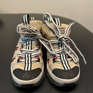 Burberry London England boys shoes (size 31)